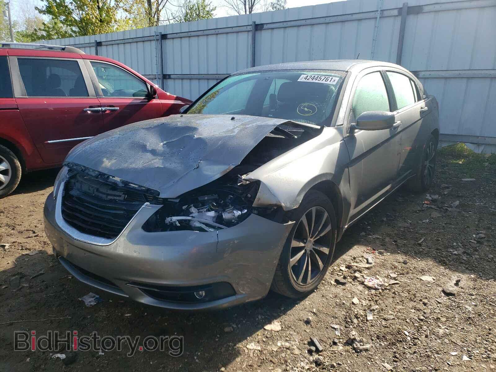 2013 CHRYSLER 200 - VIN: 1C3CCBCG3DN611985 - Фото 2