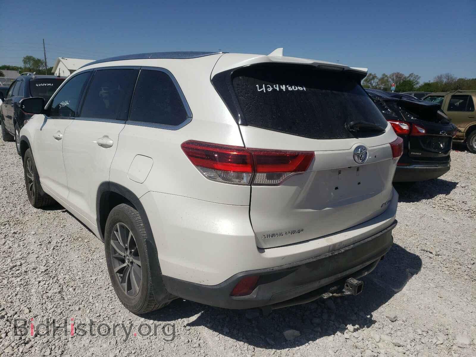2017 TOYOTA HIGHLANDER - VIN: 5TDJZRFH9HS521772 - Фото 3