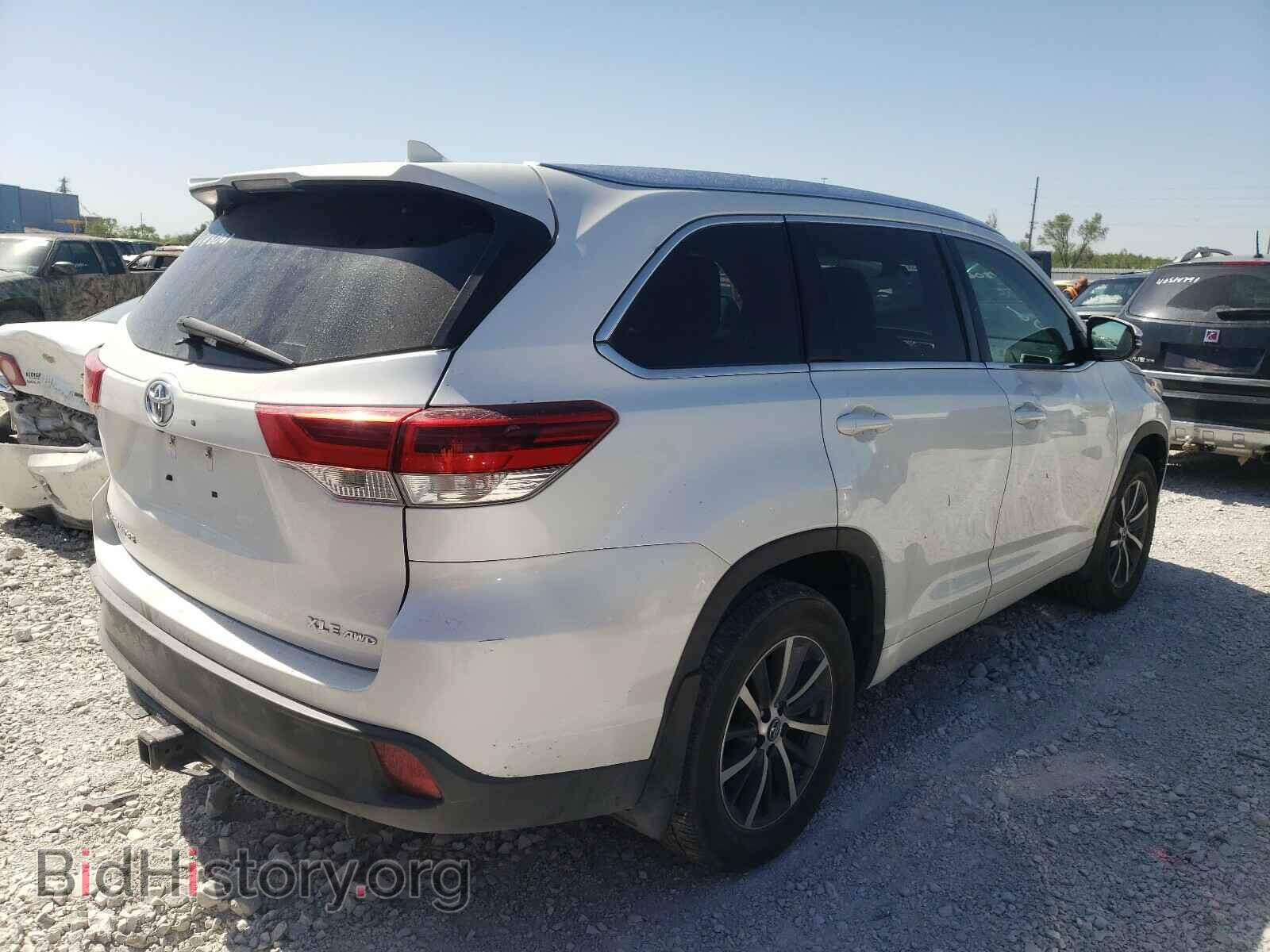 2017 TOYOTA HIGHLANDER - VIN: 5TDJZRFH9HS521772 - Фото 4