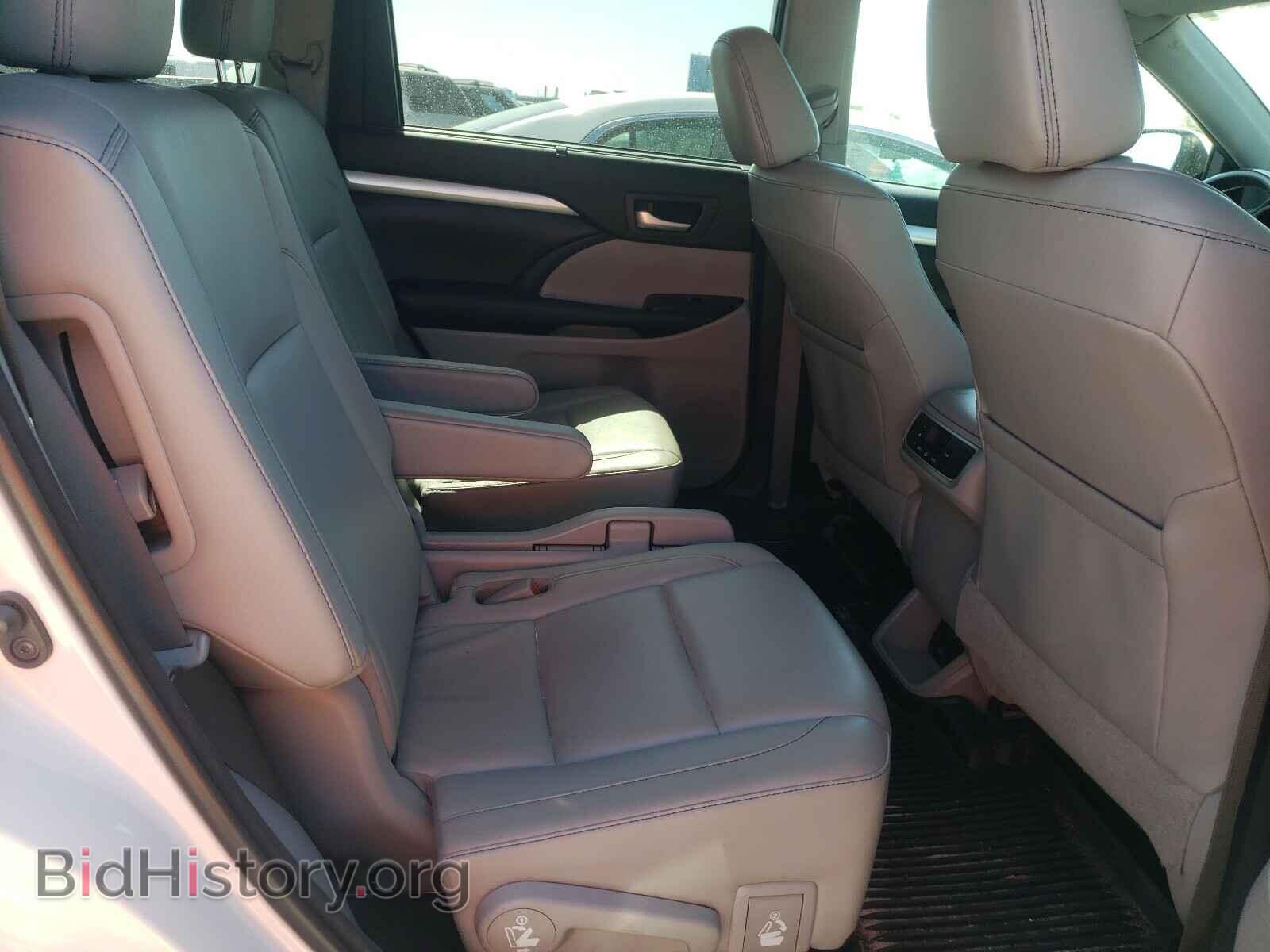 2017 TOYOTA HIGHLANDER - VIN: 5TDJZRFH9HS521772 - Фото 6