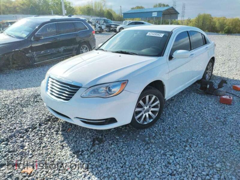 2013 Chrysler 200 (VIN 1C3CCBBB8DN632899) — photo 2 of 10