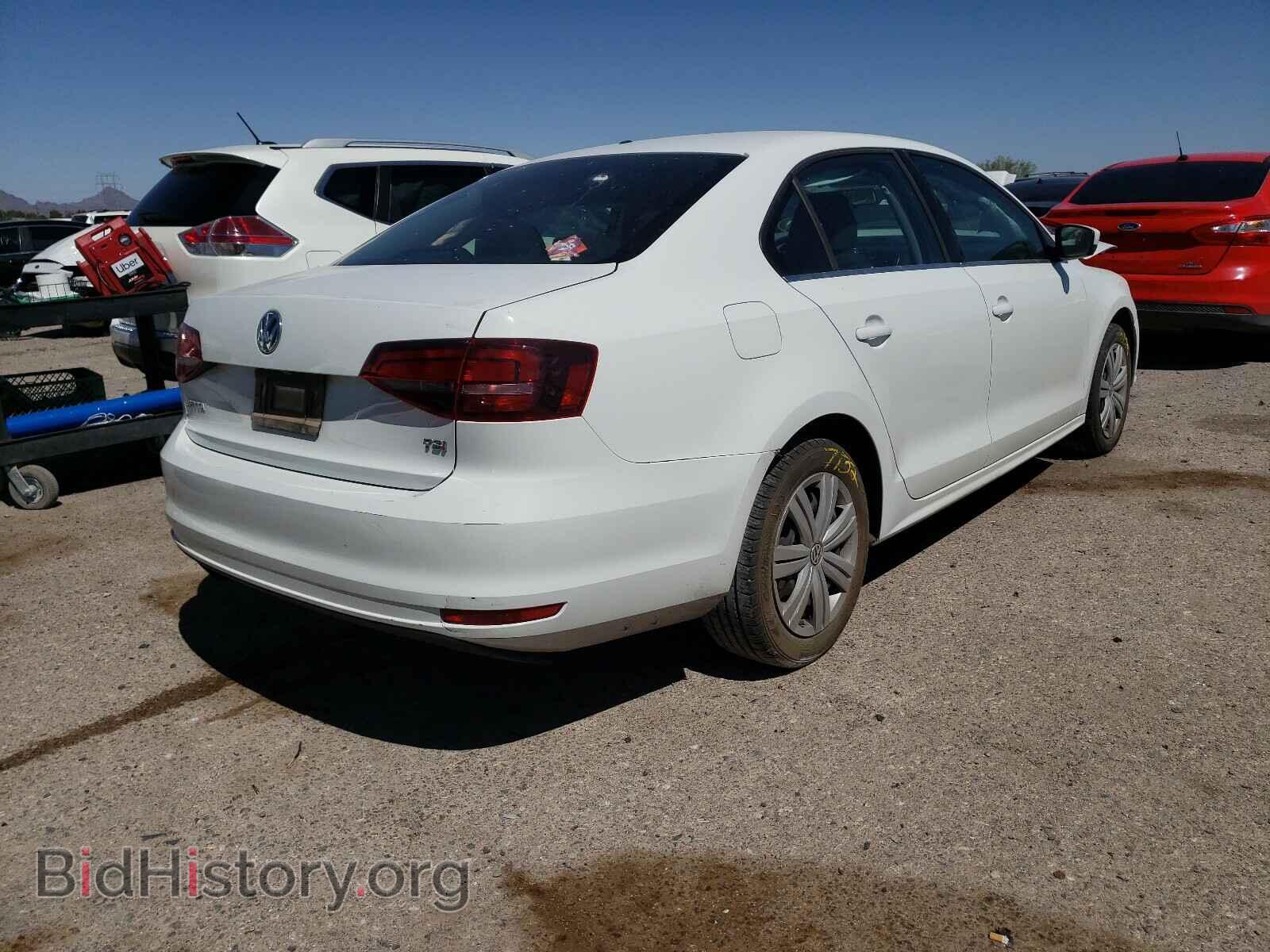 2017 VOLKSWAGEN JETTA - VIN: 3VW2B7AJ2HM400988 - Photo 4