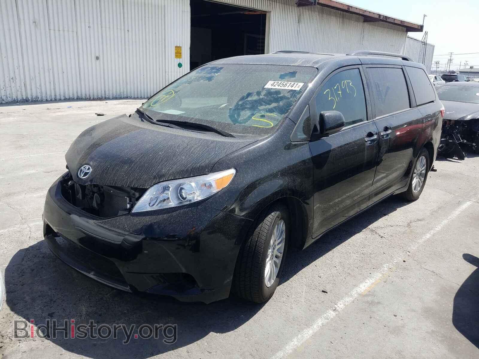 2017 TOYOTA SIENNA - VIN: 5TDYZ3DC6HS887174 - Фото 2