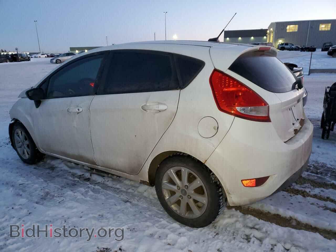 2011 FORD FIESTA - VIN: 3FADP4EJXBM136941 - Photo 2
