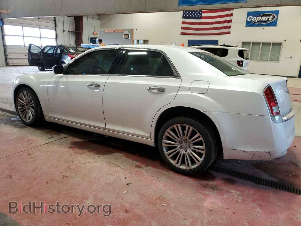 2011 CHRYSLER 300 - VIN: 2C3CA5CG5BH529379 - Фото 2