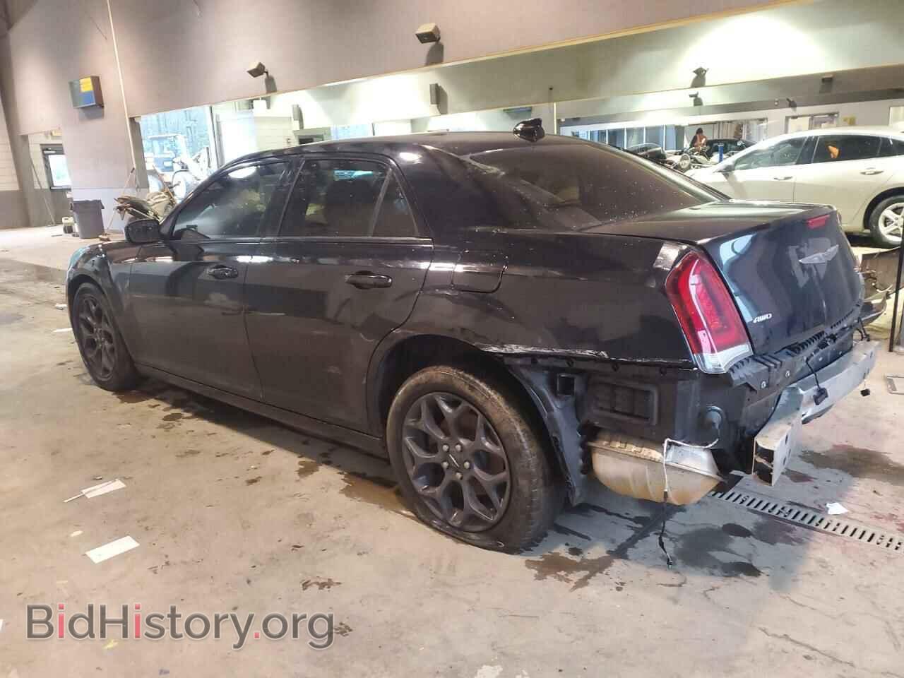 2019 CHRYSLER 300 - VIN: 2C3CCAGG3KH632118 - Фото 2