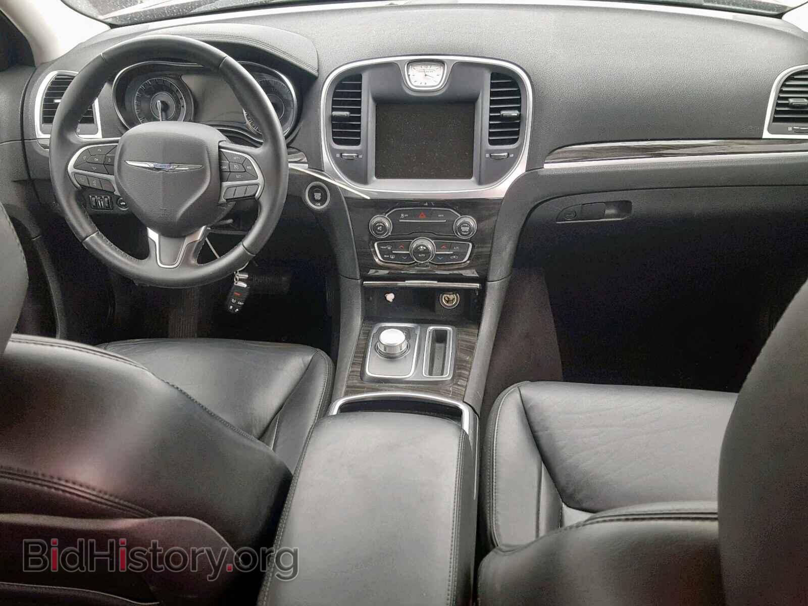 2016 CHRYSLER 300 - VIN: 2C3CCARG8GH331042 - Фото 9