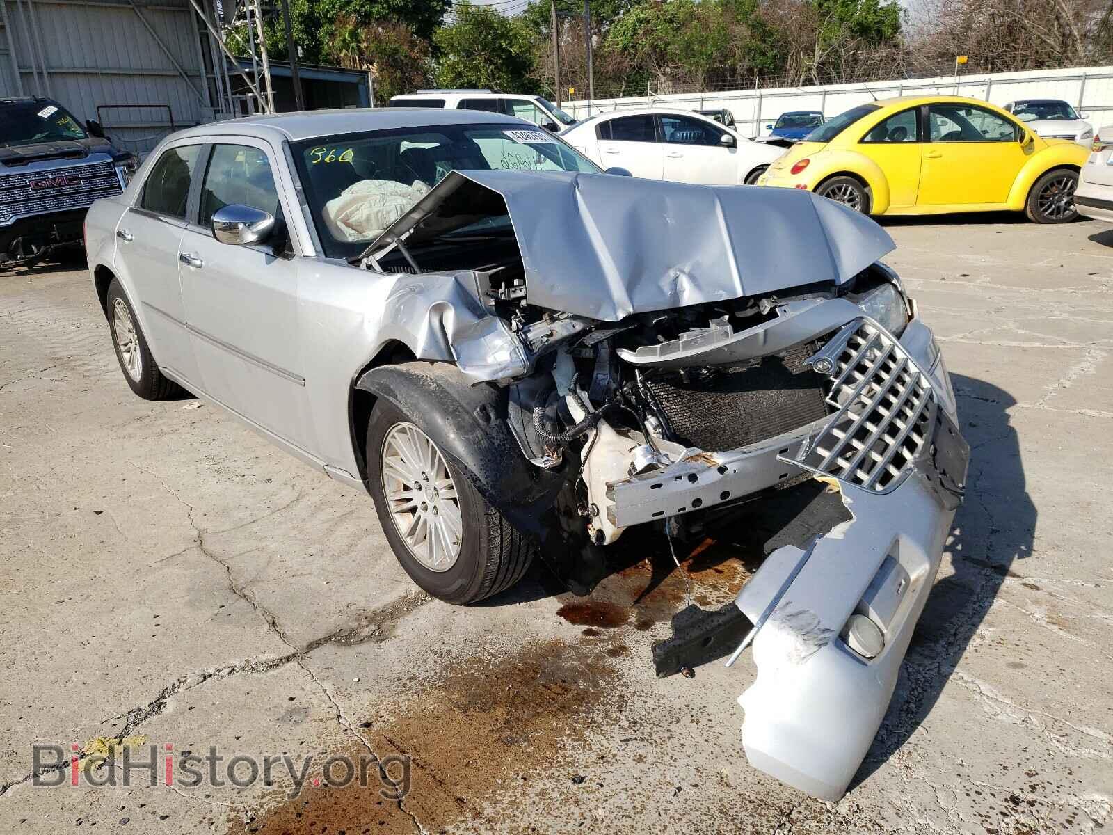 Photo 2C3CA4CD8AH225171 - CHRYSLER 300 2010