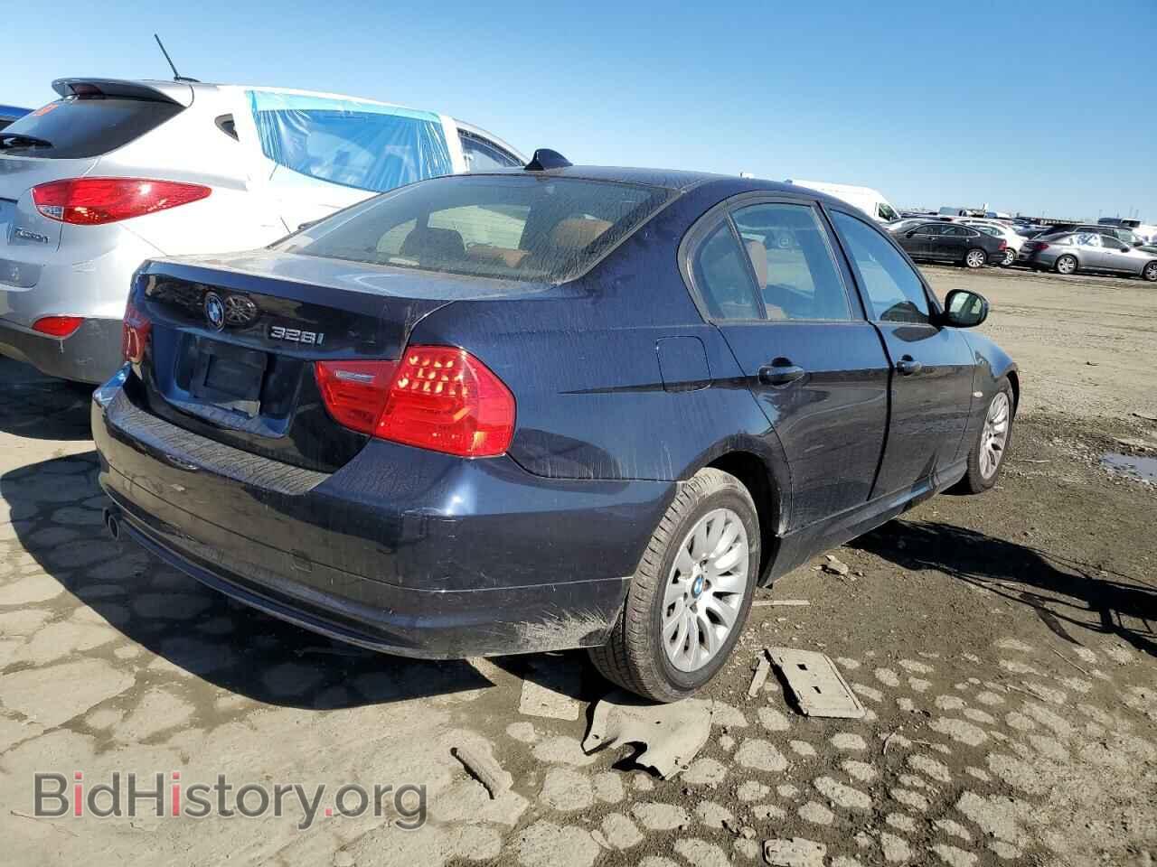 2009 BMW 3 SERIES - VIN: WBAPH57579NL78366 - Фото 3