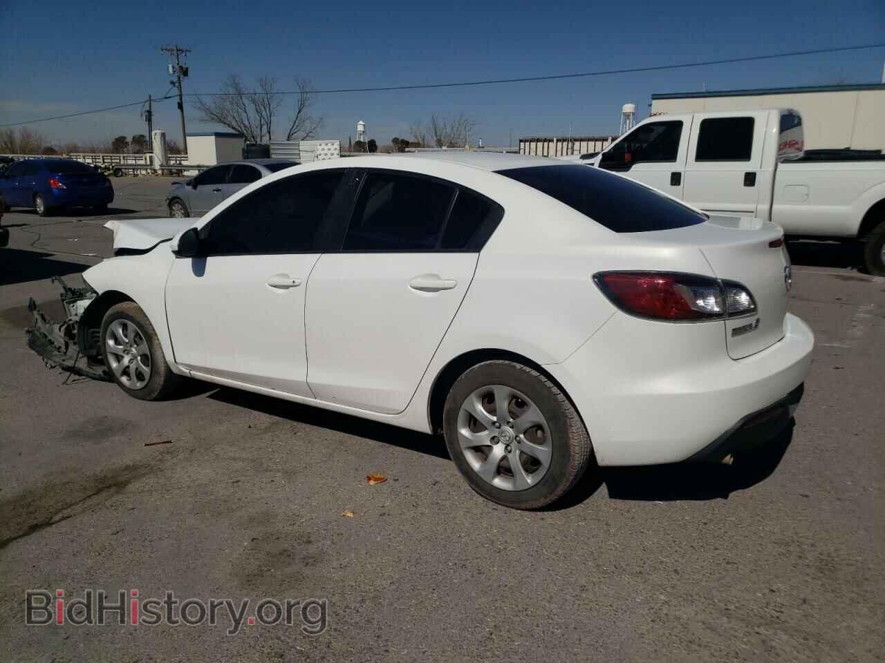 2011 MAZDA 3 - VIN: JM1BL1UG8B1375399 - Photo 2