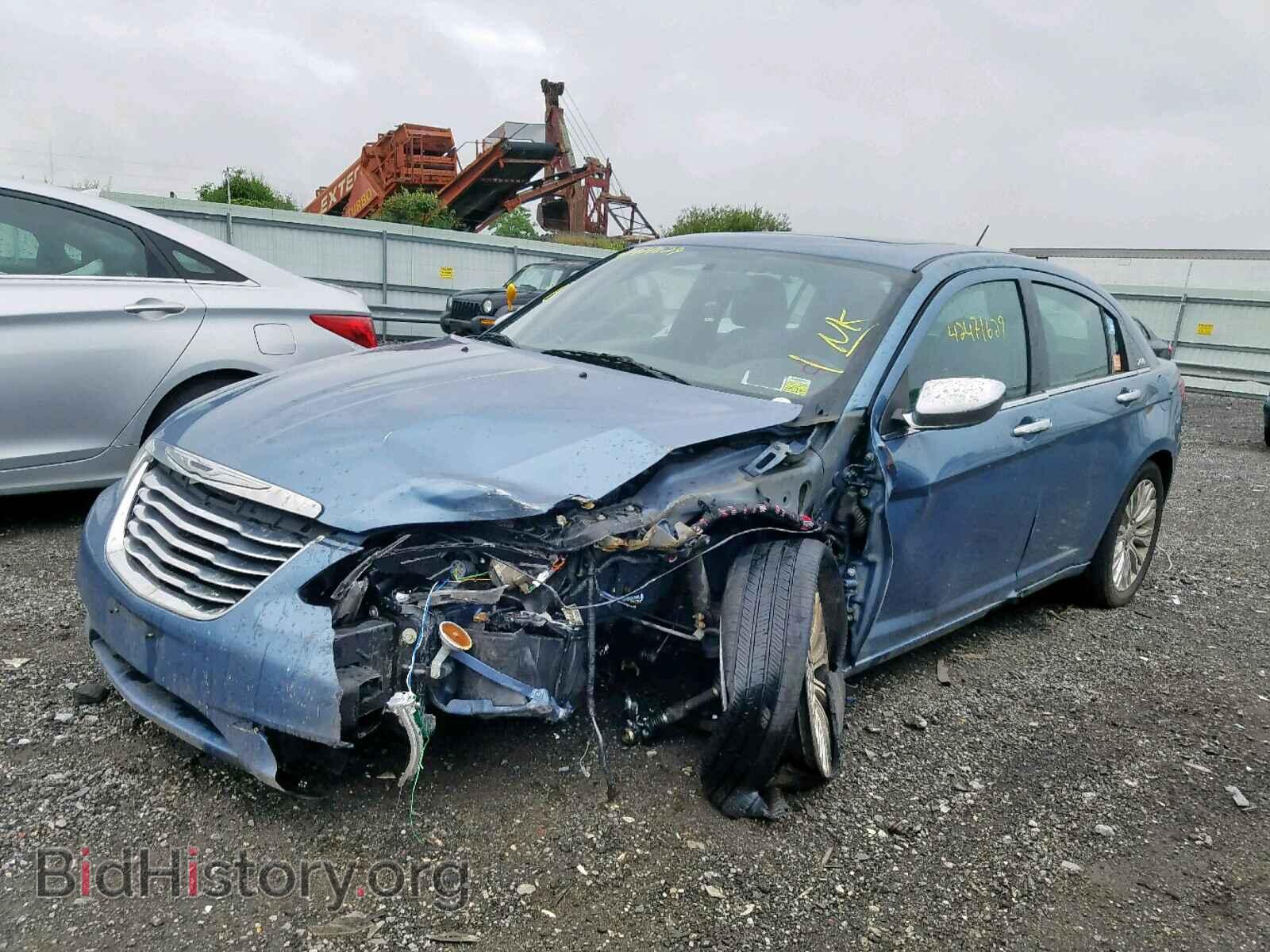2011 CHRYSLER 200 - VIN: 1C3BC2FG6BN596869 - Фото 2