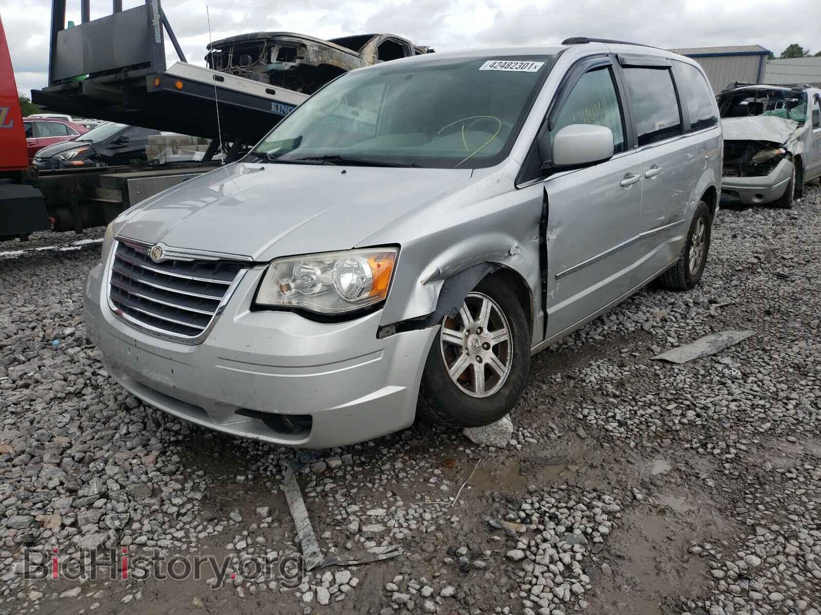 2010 CHRYSLER MINIVAN - VIN: 2A4RR5D19AR500852 - Фото 2