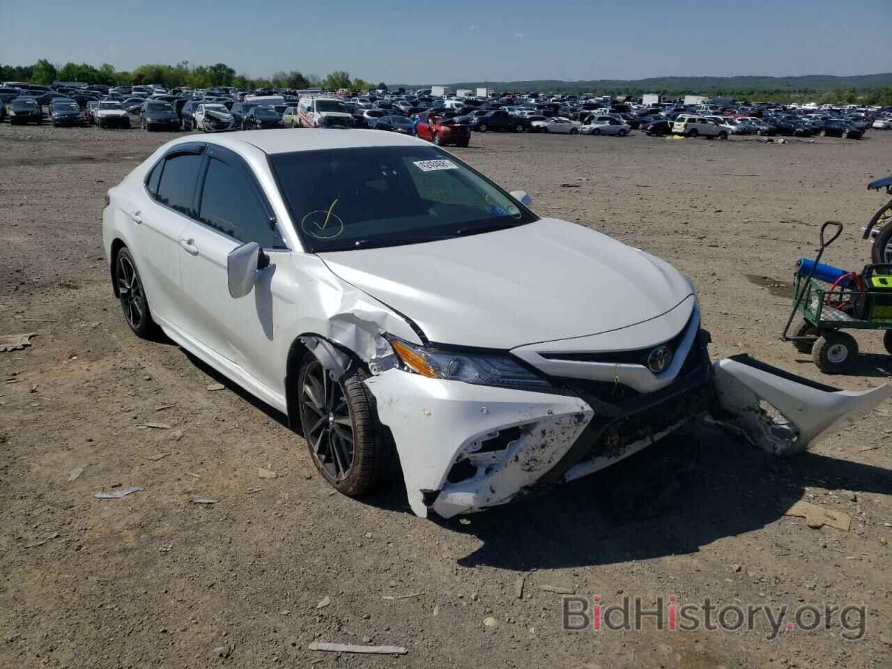 Photo 4T1B61HK6JU663386 - TOYOTA CAMRY 2018