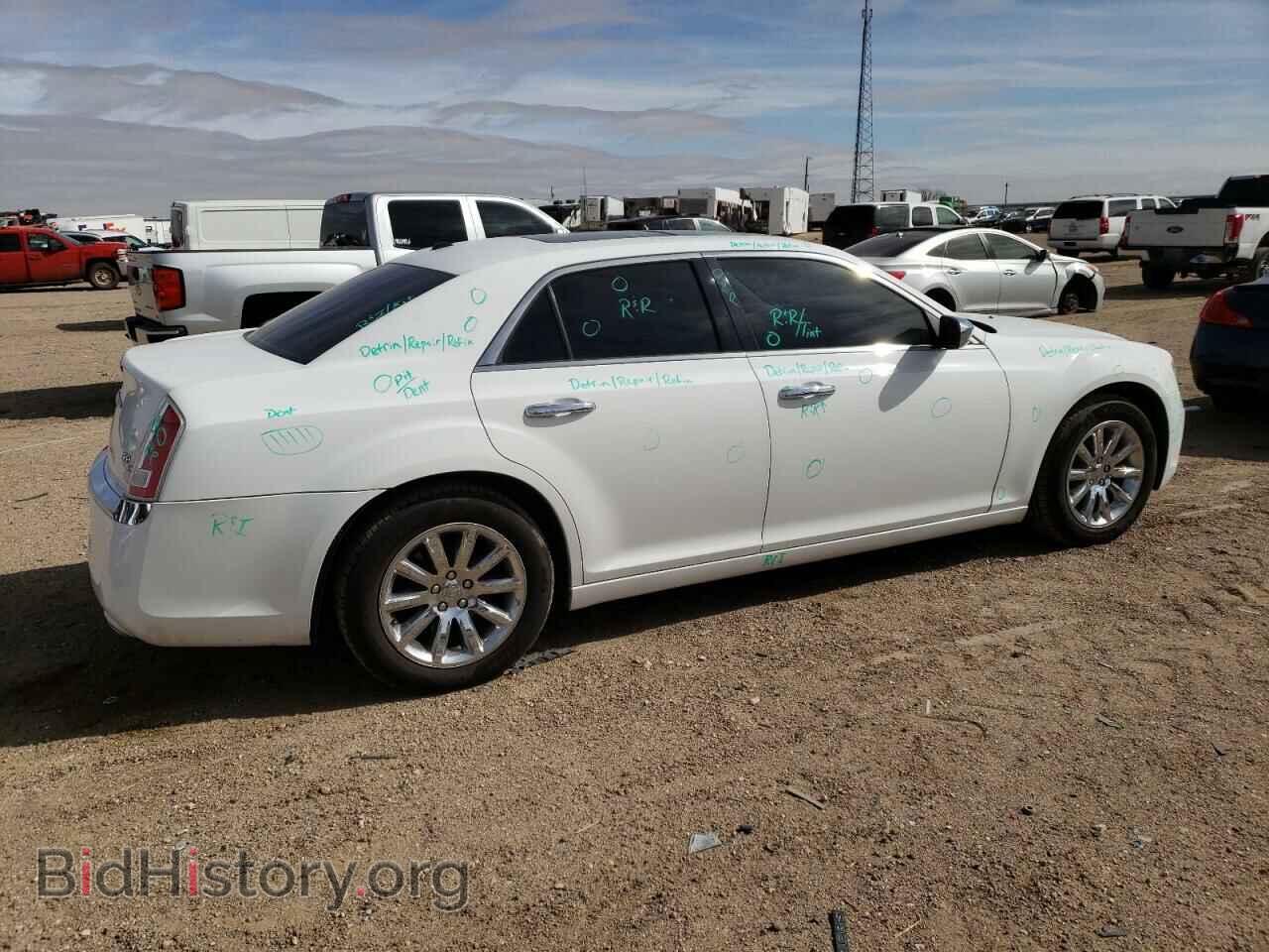 2011 CHRYSLER 300 - VIN: 2C3CA6CT2BH592748 - Фото 3