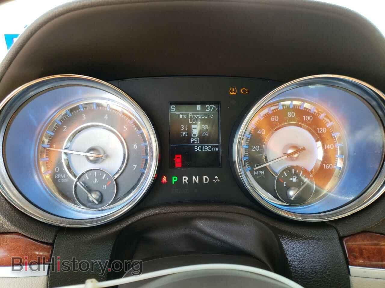 2011 CHRYSLER 300 - VIN: 2C3CA6CT2BH592748 - Фото 9