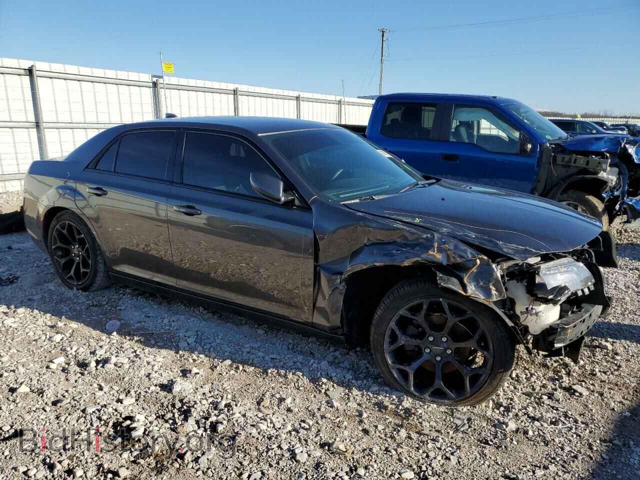 2019 CHRYSLER 300 - VIN: 2C3CCABG3KH634068 - Фото 4