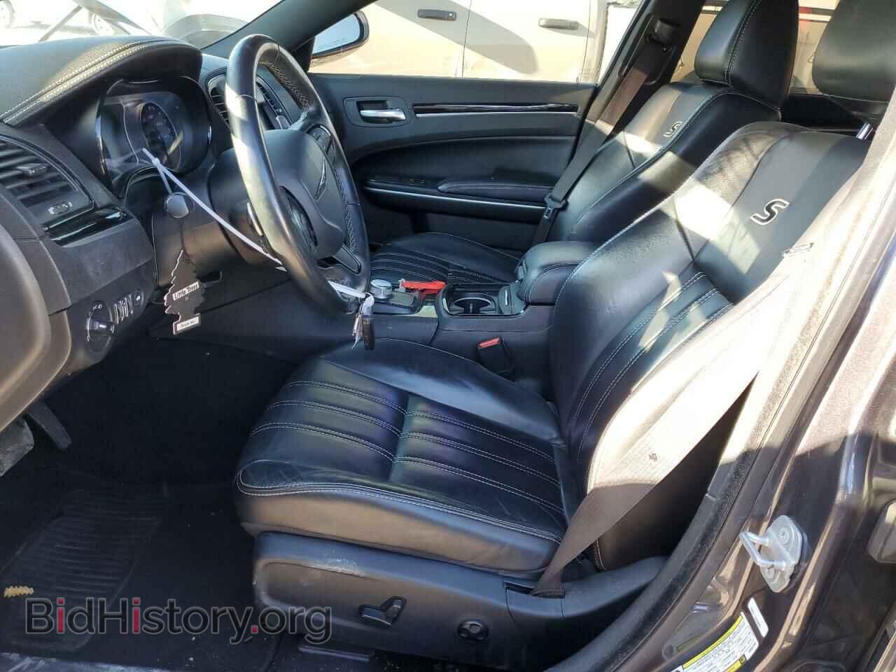 2019 CHRYSLER 300 - VIN: 2C3CCABG3KH634068 - Фото 7