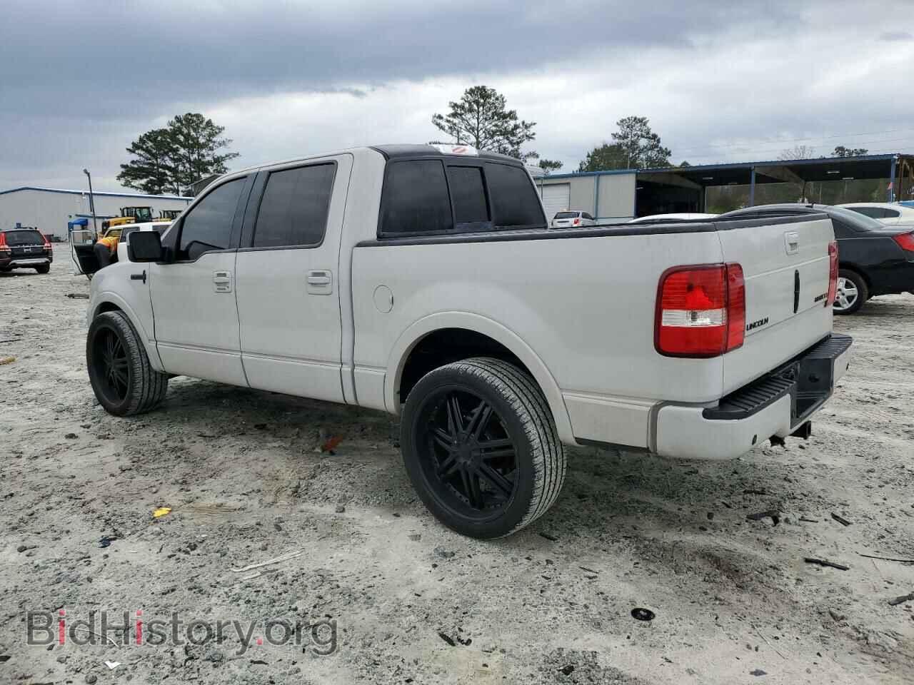 2006 LINCOLN MARK LT - VIN: 5LTPW16506FJ08532 - Фото 2