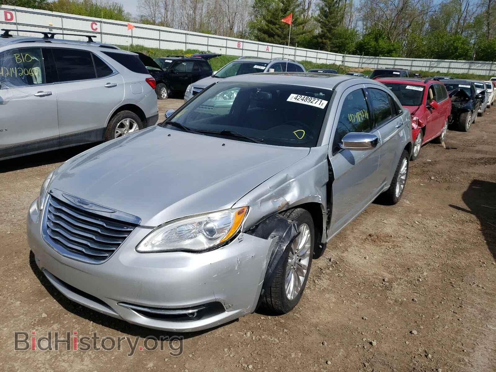 2011 CHRYSLER 200 - VIN: 1C3BC2FB9BN580668 - Photo 2