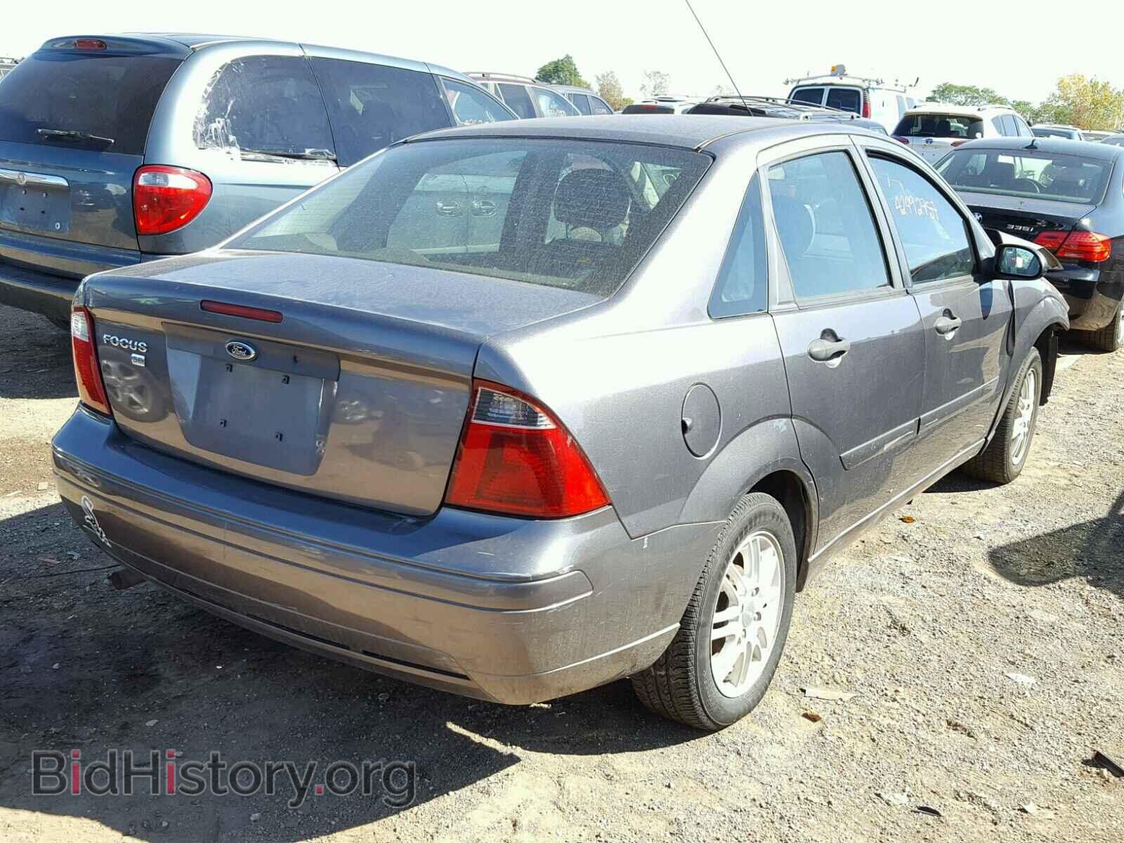 2007 FORD FOCUS - VIN: 1FAHP34N47W185656 - Фото 4