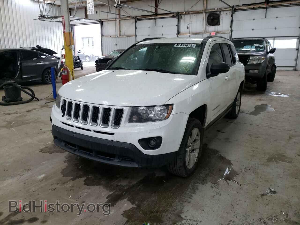 2016 JEEP COMPASS - VIN: 1C4NJCBAXGD810698 - Photo 2