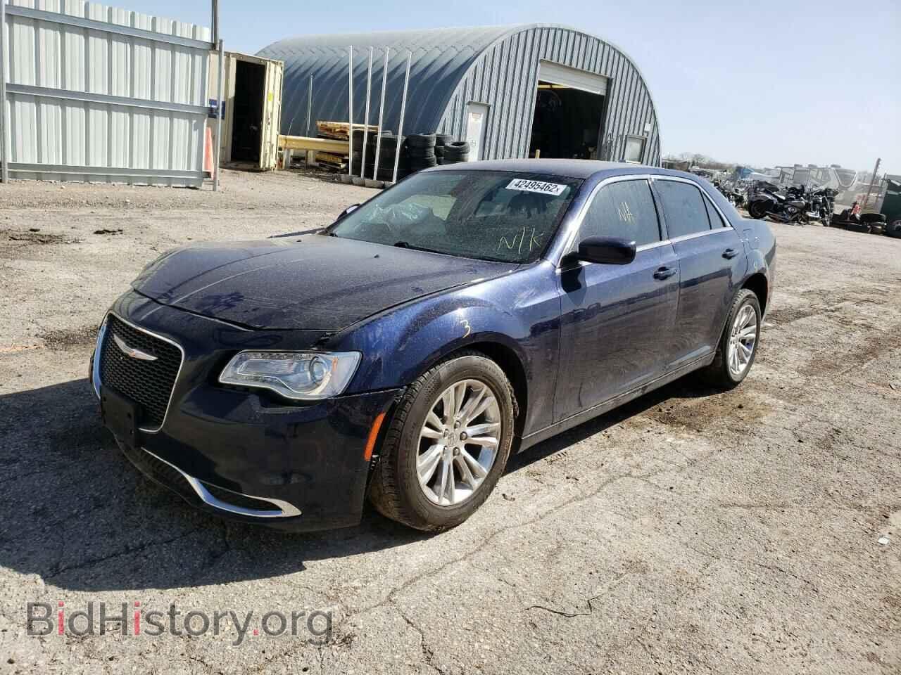 2017 CHRYSLER 300 - VIN: 2C3CCAAG7HH609927 - Фото 2