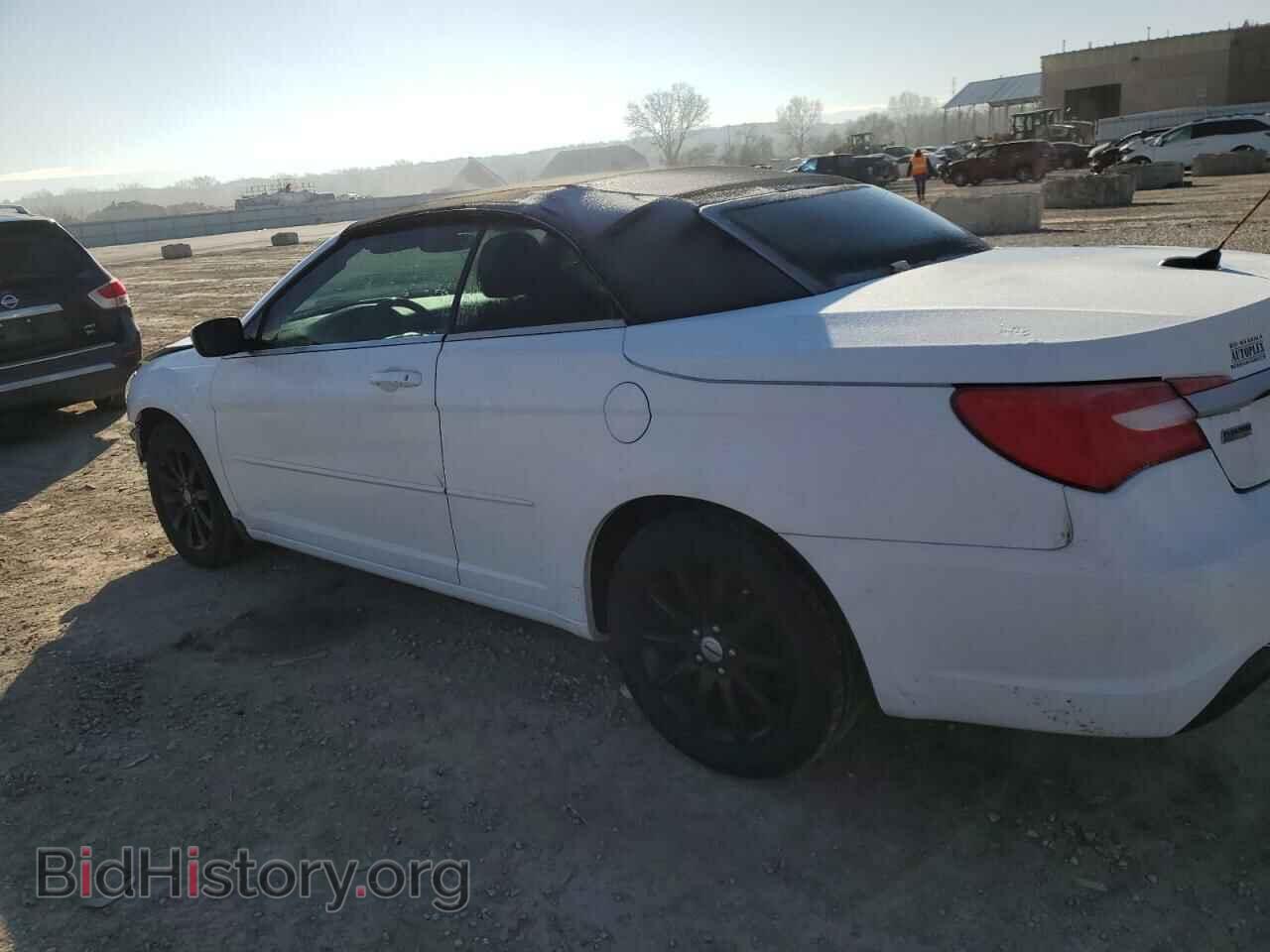 2012 CHRYSLER 200 - VIN: 1C3BCBEG4CN234610 - Photo 2