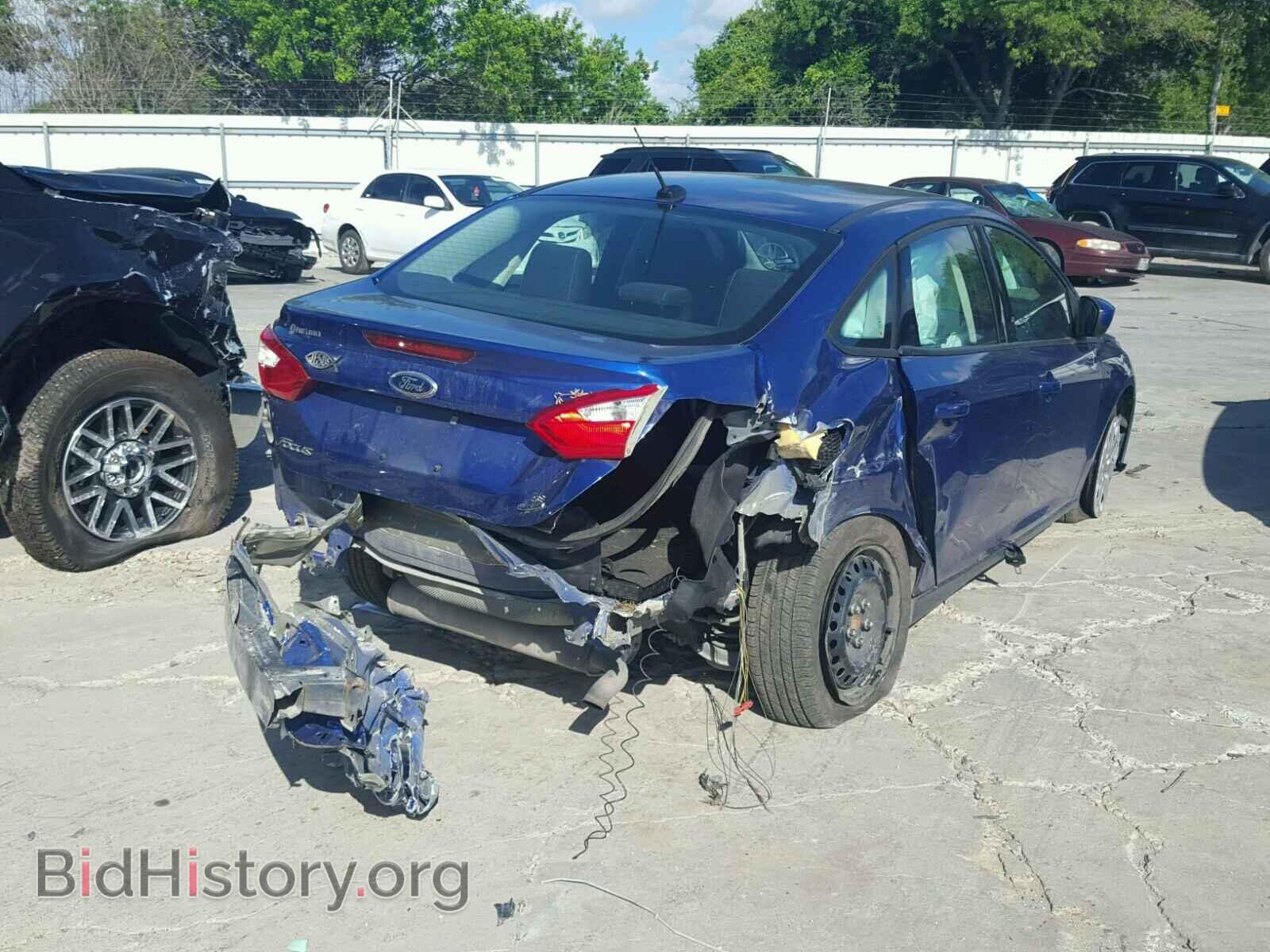 2012 Ford FOCUS (VIN 1FAHP3F2XCL435089) — photo 4 of 10