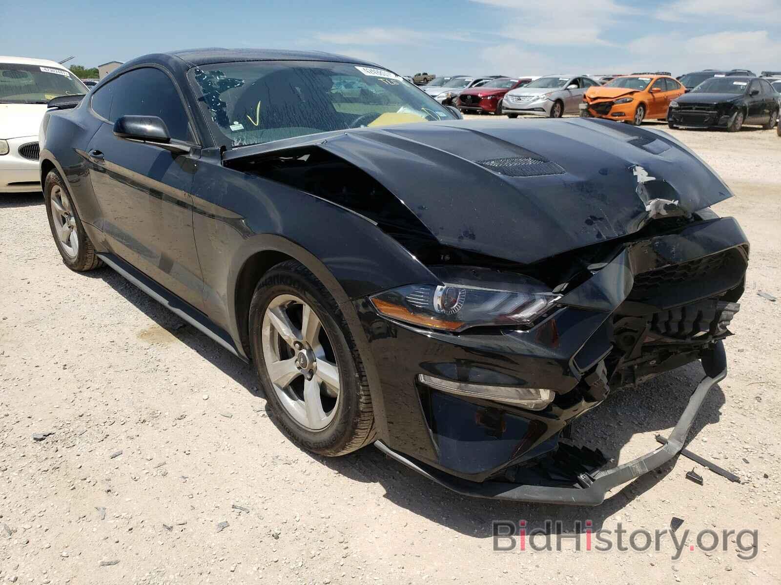Photo 1FA6P8TH5J5175750 - FORD MUSTANG 2018