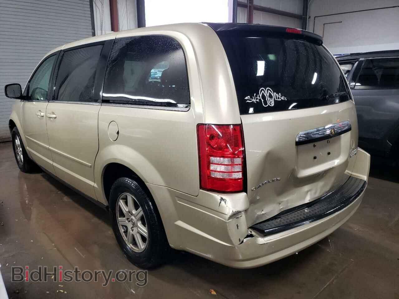 2010 CHRYSLER MINIVAN - VIN: 2A4RR2D18AR464117 - Photo 2