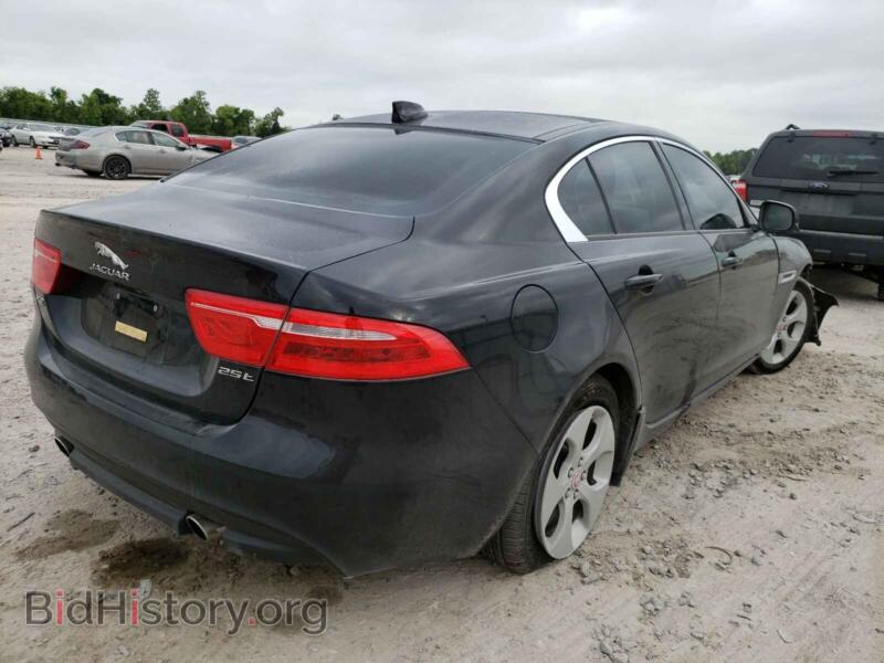 2017 Jaguar XE (VIN SAJAR4BG4HA973336) — фото 4 из 10