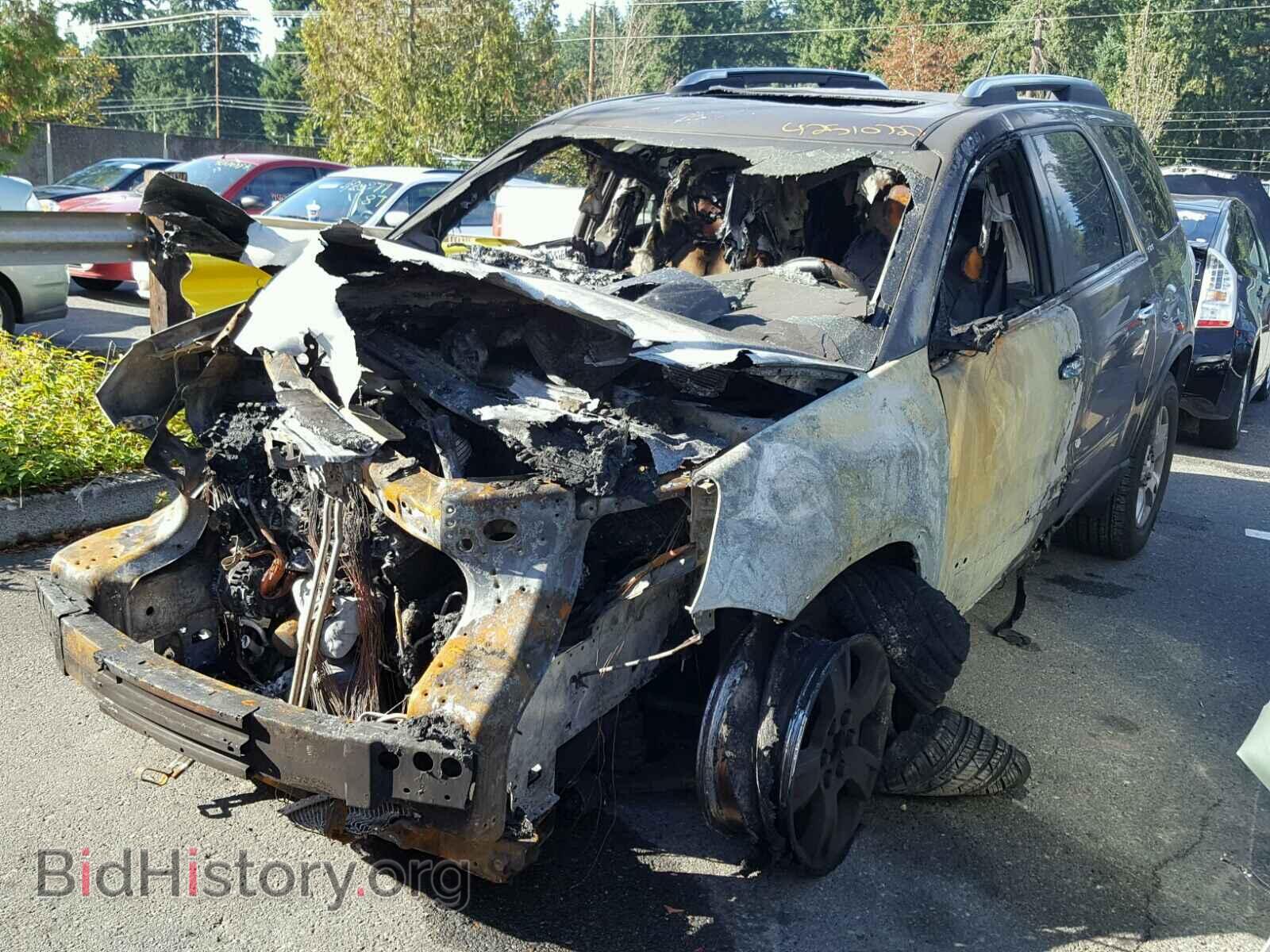 2008 GMC ACADIA - VIN: 1GKEV23718J245721 - Фото 2