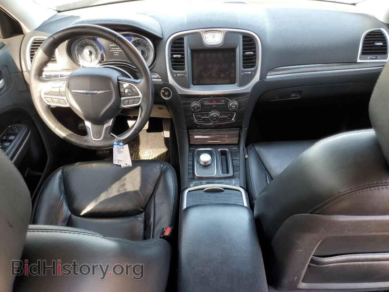 2019 CHRYSLER 300 - VIN: 2C3CCARG3KH578204 - Фото 8