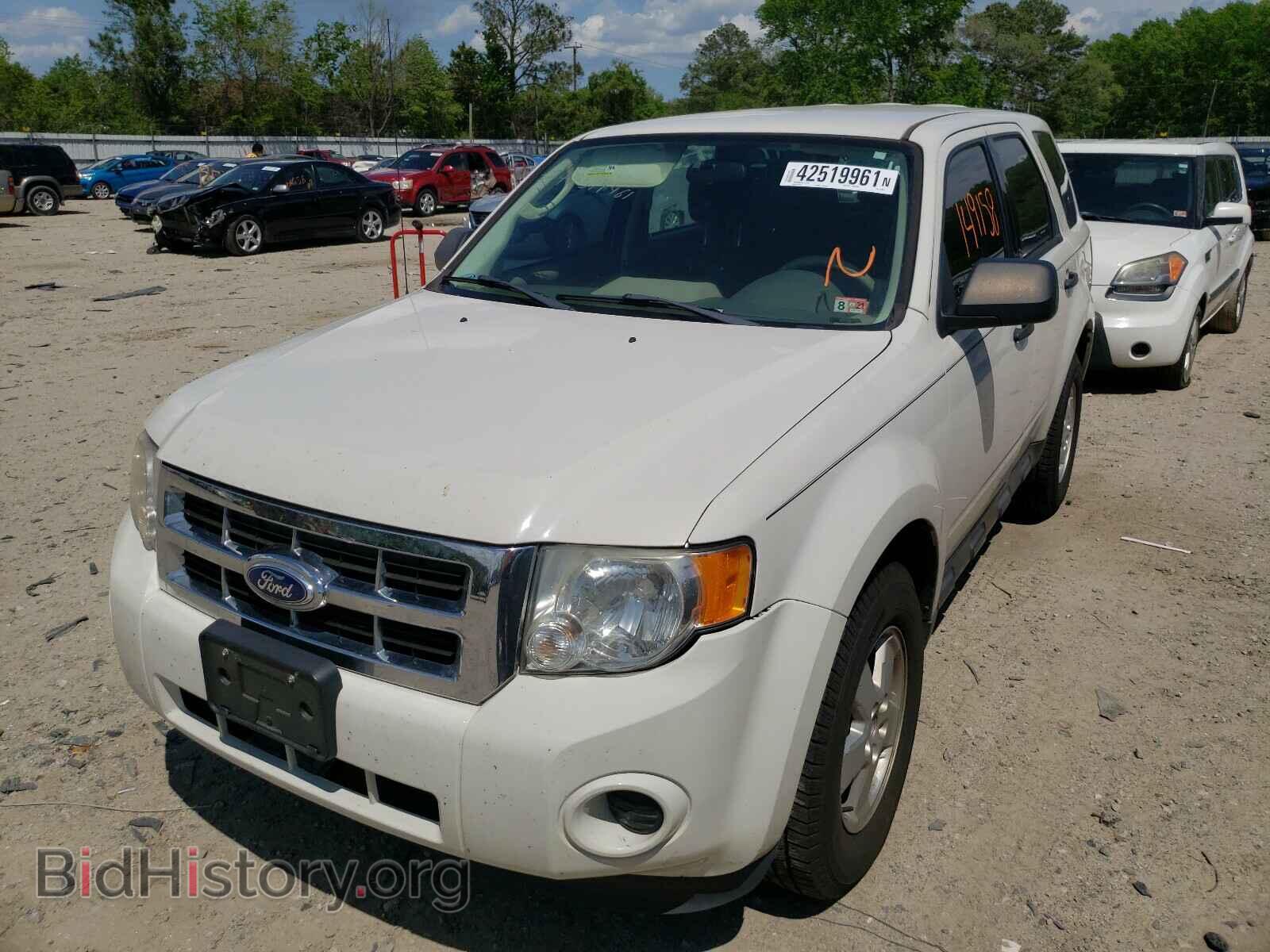 2011 FORD ESCAPE - VIN: 1FMCU0C76BKA25823 - Фото 2