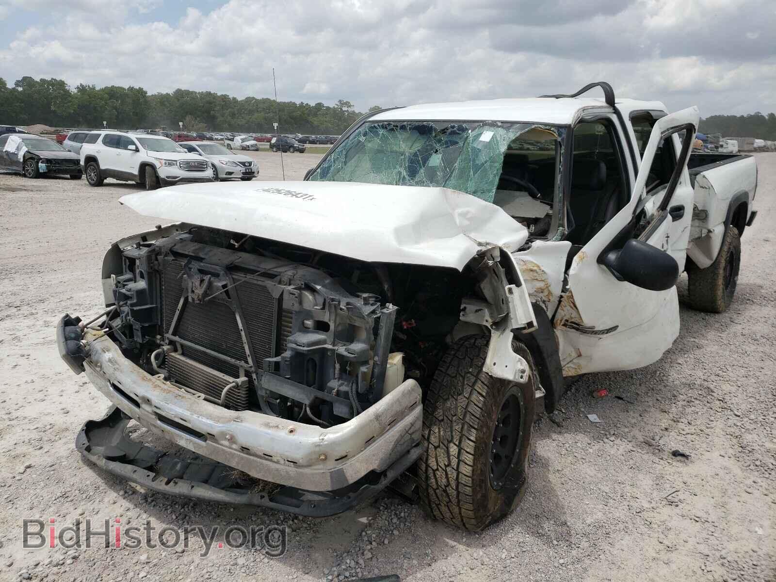 2007 CHEVROLET SILVERADO - VIN: 1GCHC23D17F182447 - Фото 2