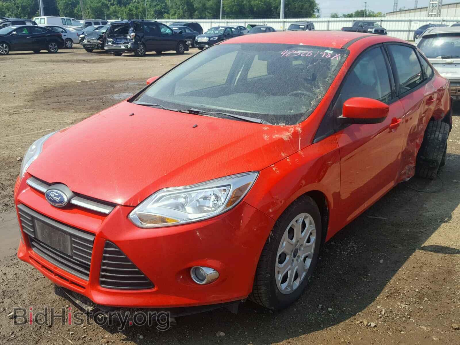 2012 Ford FOCUS (VIN 1FAHP3F22CL347105) — фото 2 из 10