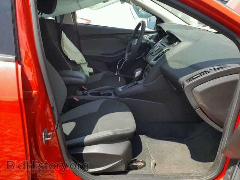 2012 Ford FOCUS (VIN 1FAHP3F22CL347105) — фото 5 из 10