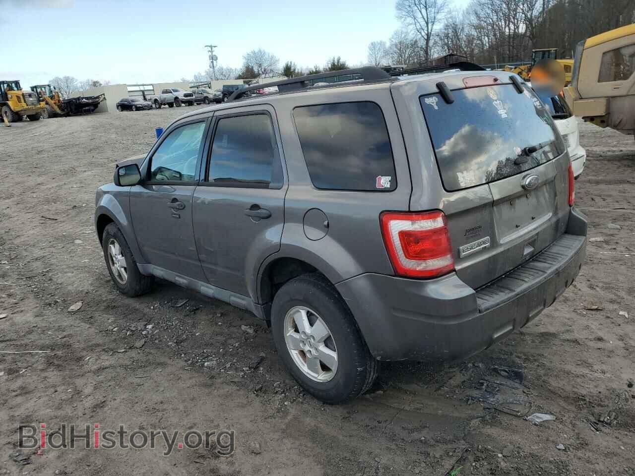 2011 FORD ESCAPE - VIN: 1FMCU0D70BKC15826 - Фото 2