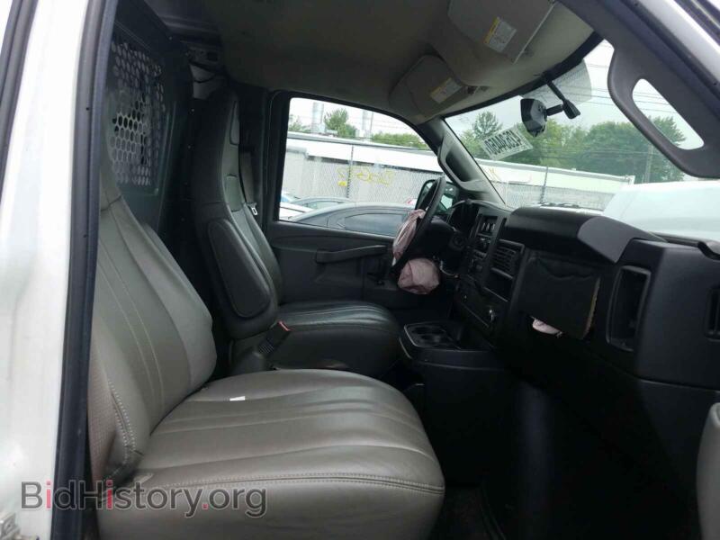 2017 Chevrolet EXPRESS (VIN 1GCWGAFF5H1237192) — фото 5 из 10