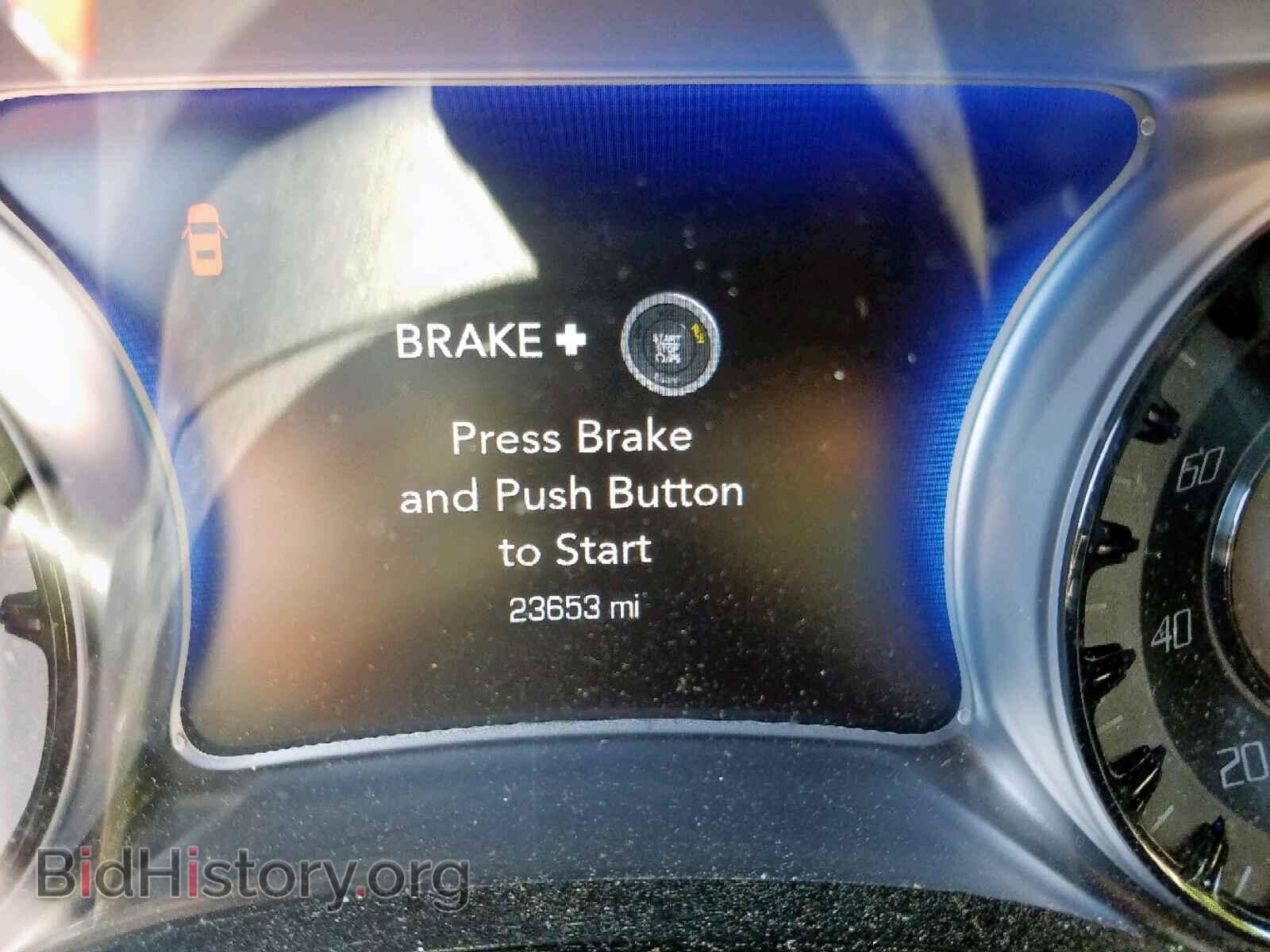 2019 CHRYSLER 300 - VIN: 2C3CCABG3KH516683 - Фото 8