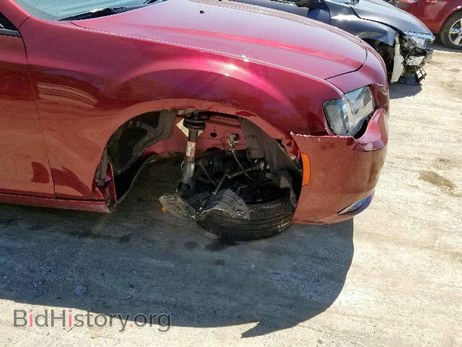 2019 CHRYSLER 300 - VIN: 2C3CCABG6KH569538 - Фото 9