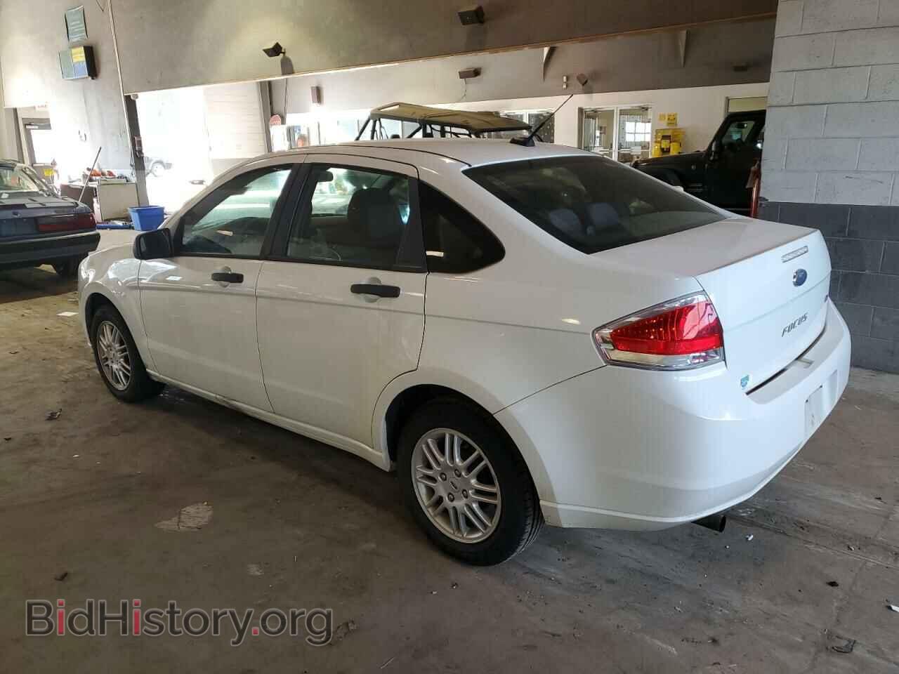 2011 FORD FOCUS - VIN: 1FAHP3FN1BW185023 - Фото 2