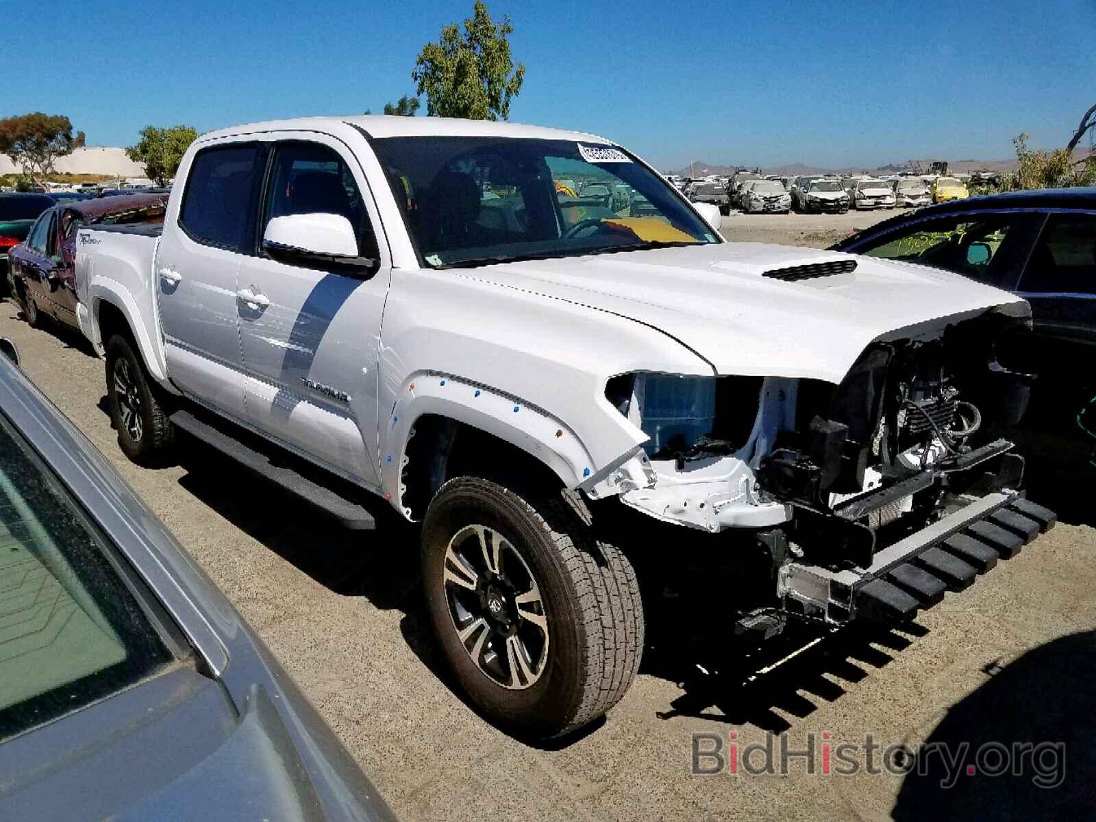 Photo 3TMAZ5CN3JM072887 - TOYOTA TACOMA DOU 2018