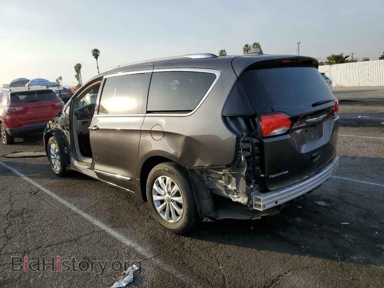 2018 CHRYSLER PACIFICA - VIN: 2C4RC1BGXJR204133 - Фото 2