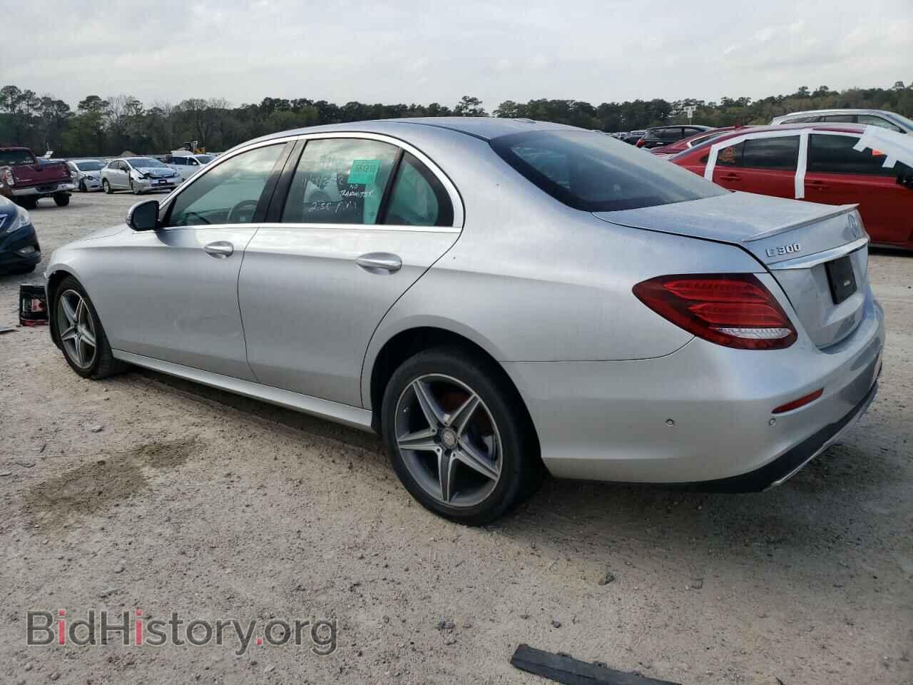 2017 MERCEDES-BENZ E-CLASS - VIN: WDDZF4KB4HA058670 - Фото 2