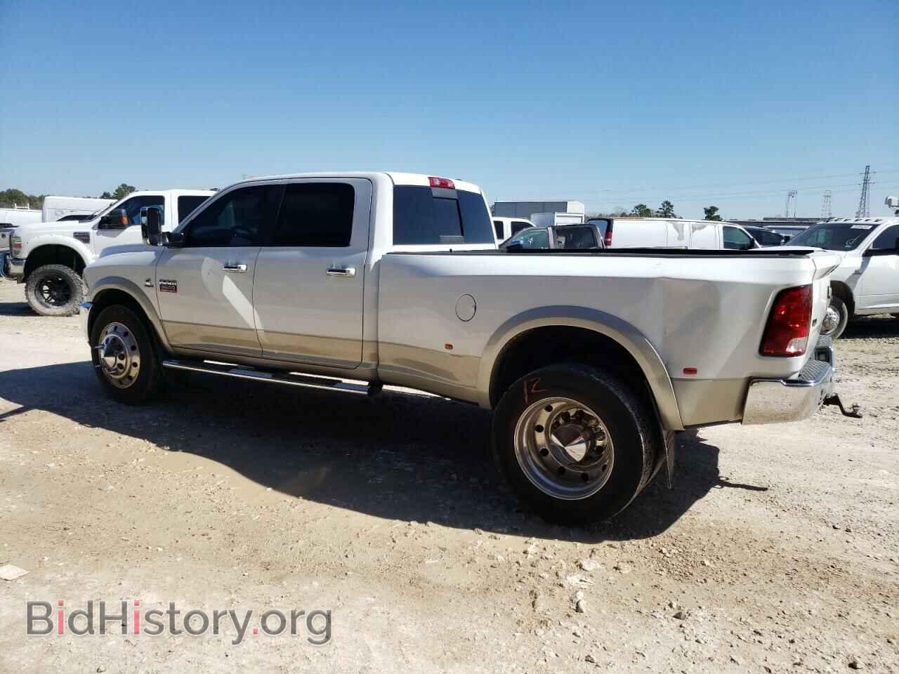 2011 DODGE All Models - VIN: 3D73Y4CL9BG634401 - Photo 2