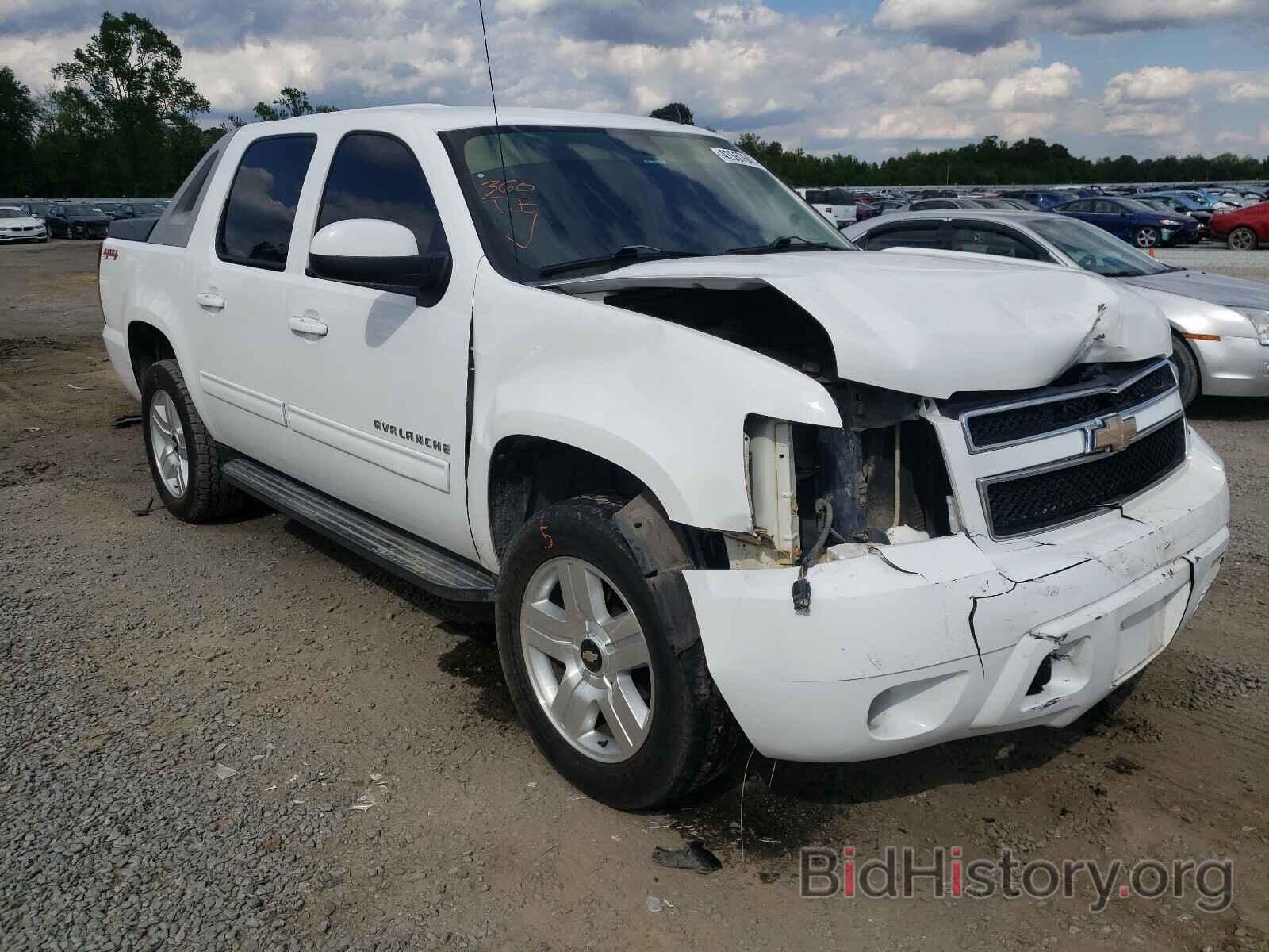 Photo 3GNVKEE04AG128722 - CHEVROLET AVALANCHE 2010