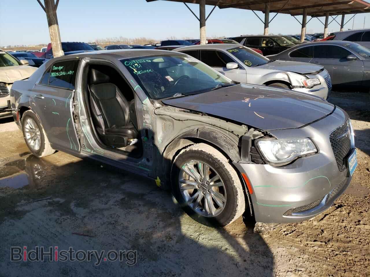 2017 CHRYSLER 300 - VIN: 2C3CCAAG2HH588100 - Фото 4
