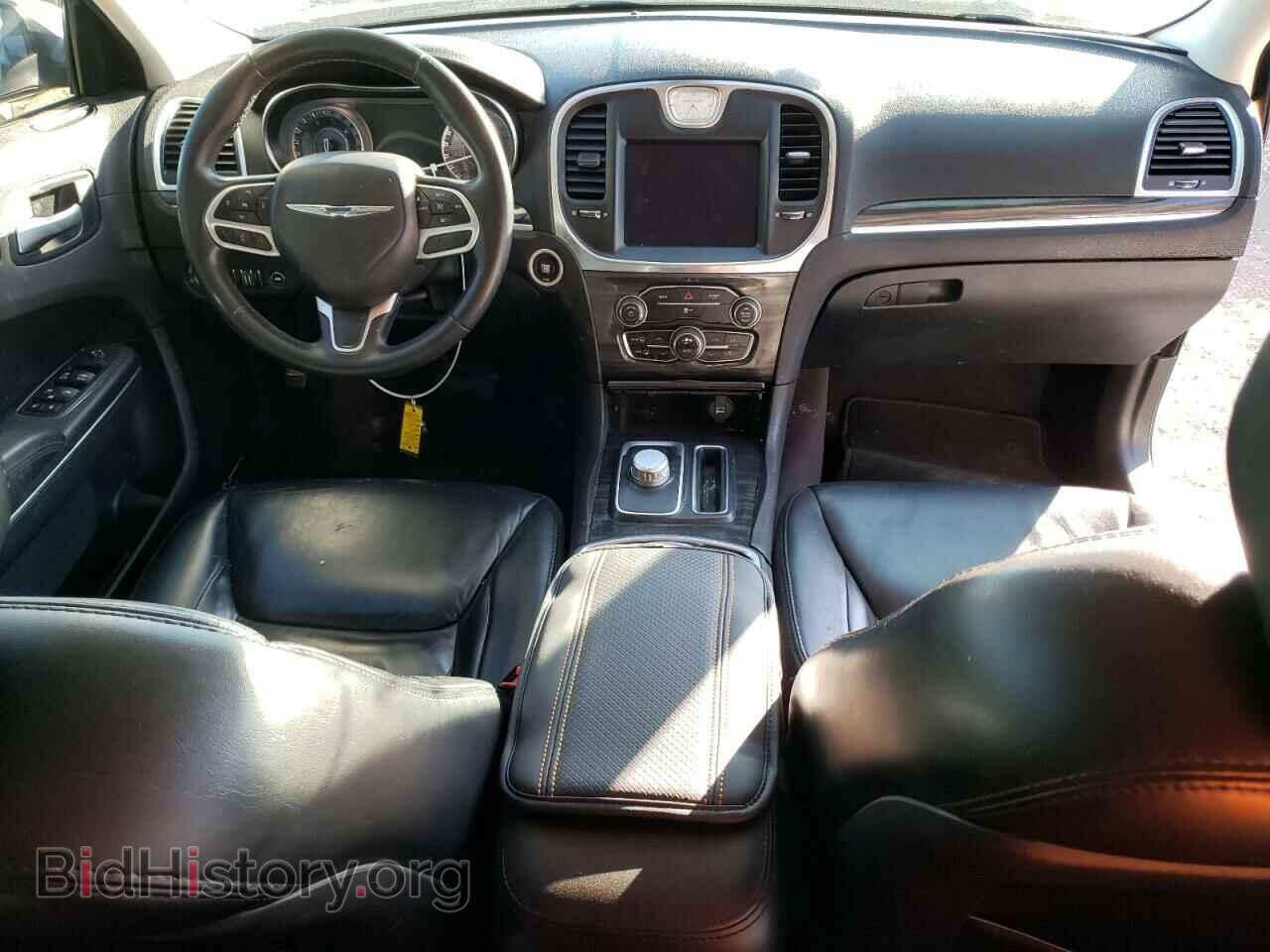2017 CHRYSLER 300 - VIN: 2C3CCAAG2HH588100 - Фото 8