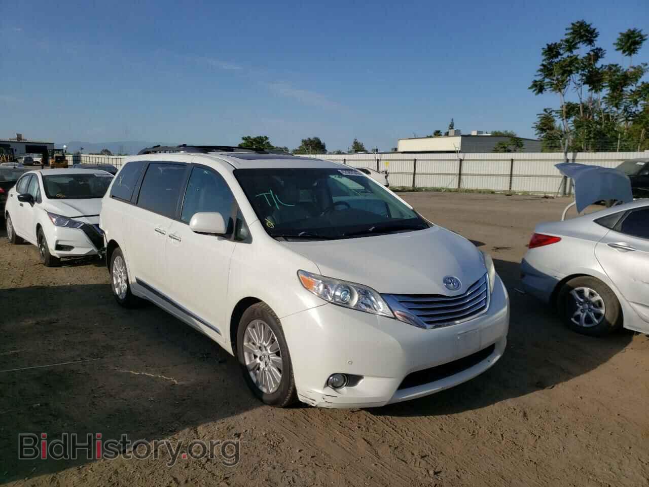 Фотография 5TDYK3DC9CS219088 - TOYOTA SIENNA 2012